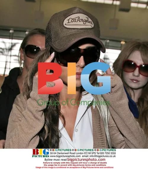 Girls Aloud depart LAX amidst paparazzi