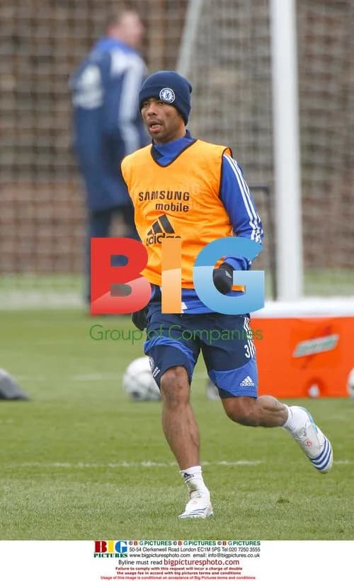 Chelsea footballer Ashley Cole prepares