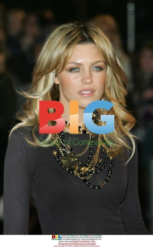 Celebrities Arrive at Brit Music Awards 2008
