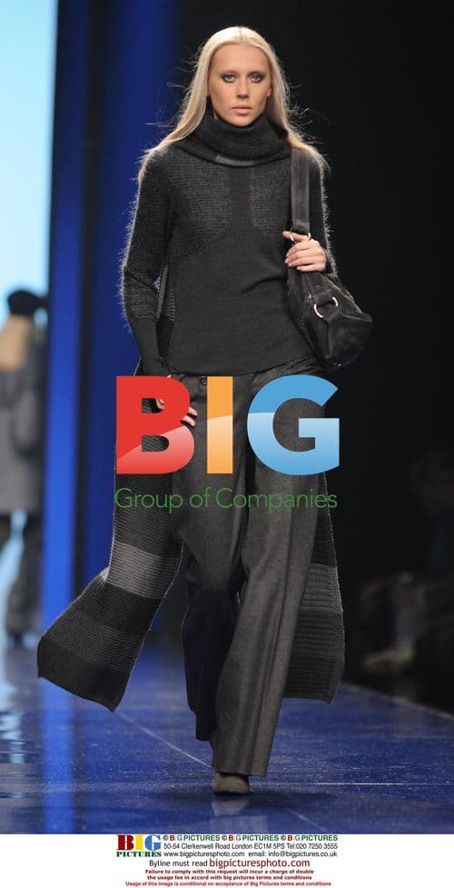 Les Copains Fall-Winter 2008-2009 Fashion Show