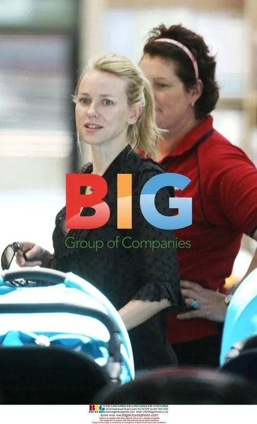 Naomi Watts shops for baby at Baby Kingdom