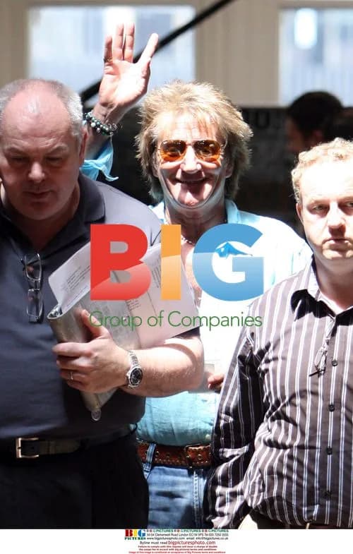 Rod Stewart Shopping in Sydney