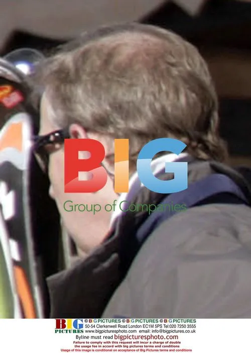Prince Andrew and daughters ski in Verbier