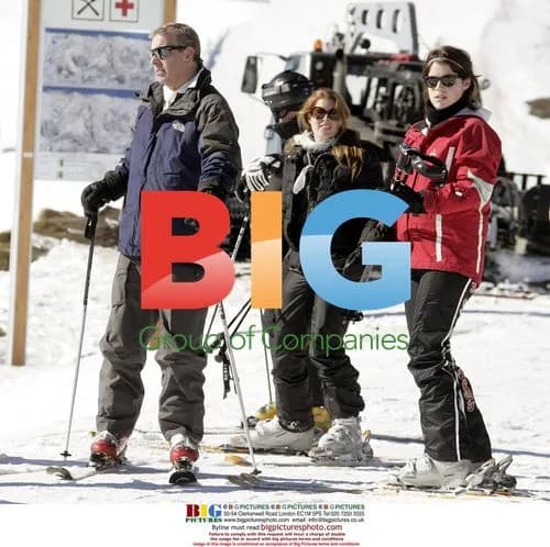 Prince Andrew and daughters hit the slopes