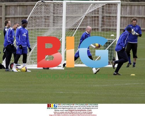 Everton Players Train in Liverpool