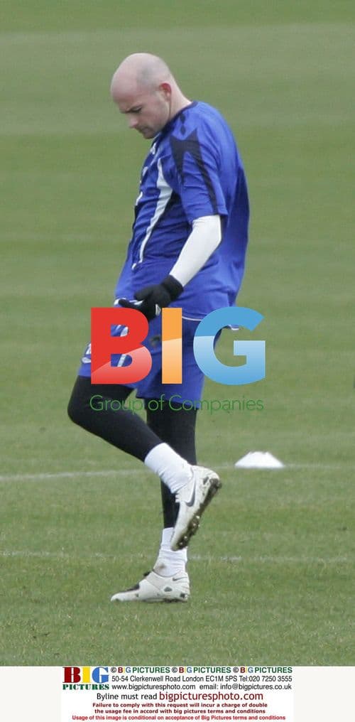 Lee Carsley training at Everton's Finch Farm