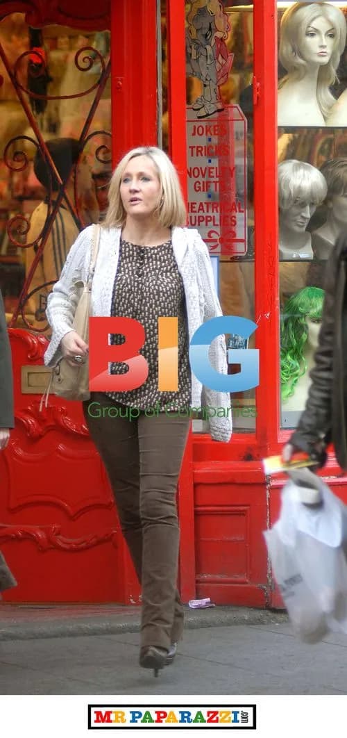 JK Rowling Out Shopping in Dublin