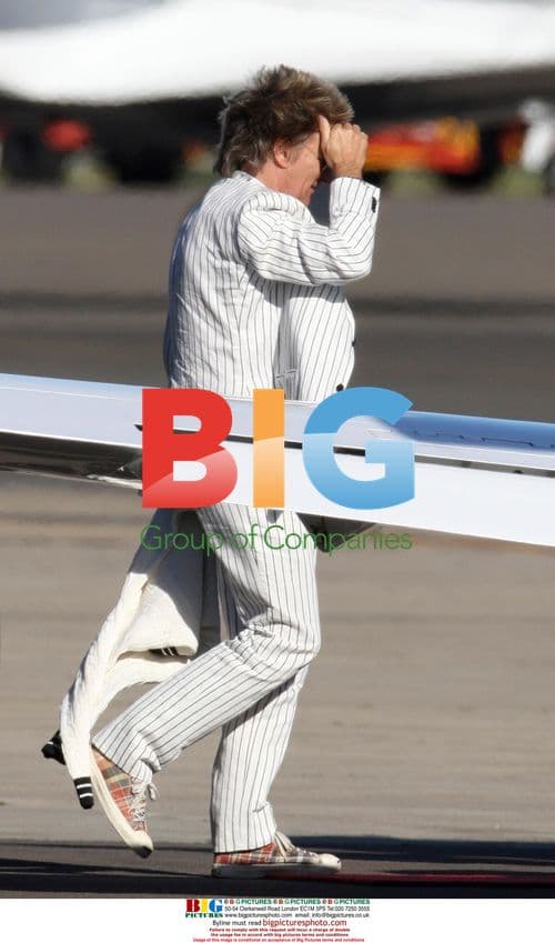 Rod Stewart and Penny Lancaster on Private Jet