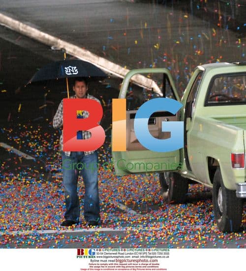 Adam Sandler and Keri Russel on Bedtime Stories set