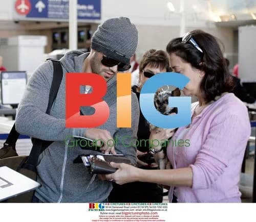 Jesse Metcalfe Departs LAX