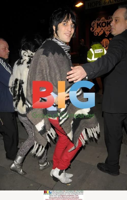 Noel Fielding's Extravagant Outfit