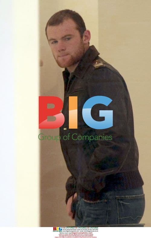 Wayne Rooney & Coleen McLoughlin Shopping in Milan