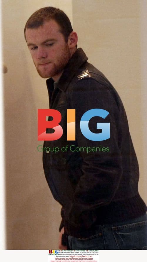 Wayne Rooney and Coleen McLoughlin Shopping