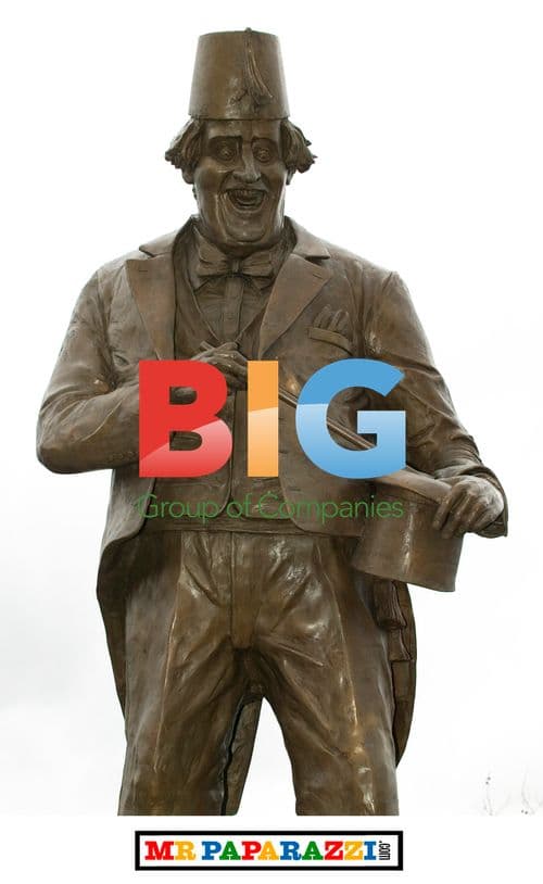 Sir Anthony Hopkins unveils Tommy Cooper statue