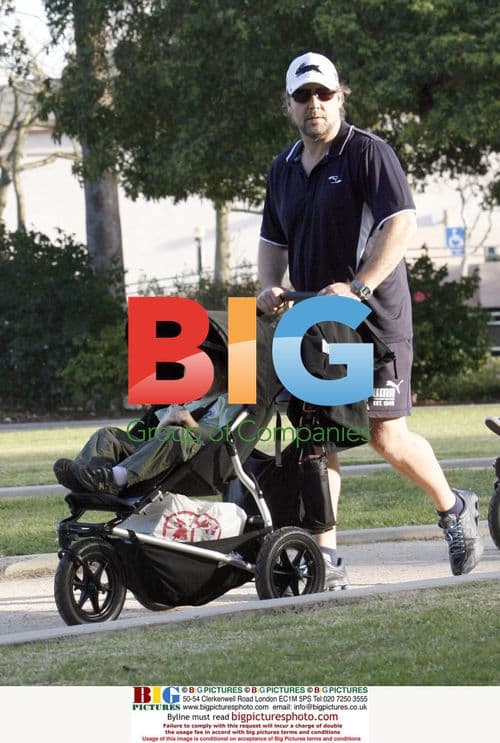 Russel Crowe and Family Out for Walk
