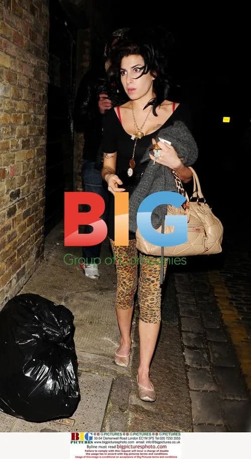 Amy Winehouse Leaving Hotel in London