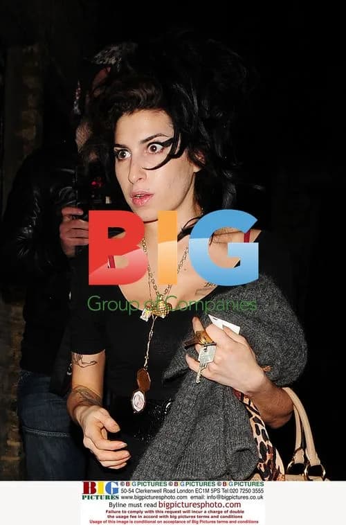 Amy Winehouse Leaving Hotel in London
