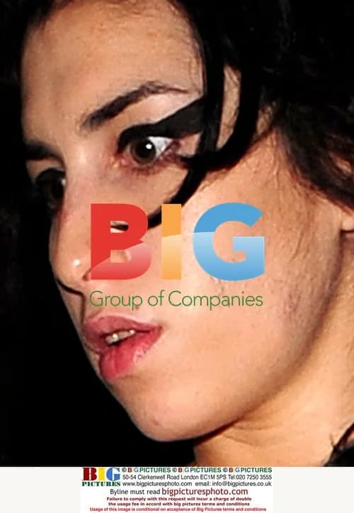Amy Winehouse Leaving Hotel, London