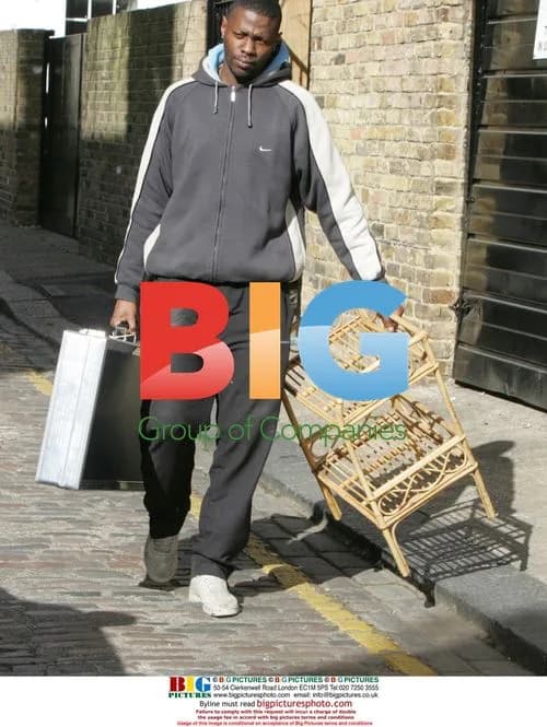 Amy Winehouse Leaving Home in Short Outfit