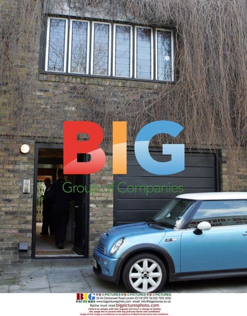 Amy Winehouse Leaving Home to Move House