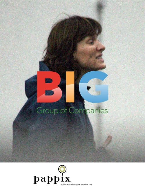 Fiona Bruce out with daughter in London