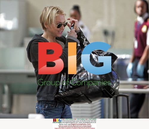 Renee Zellweger Departs LA Airport