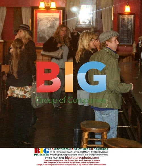 Celebrities Attend Charity Auction