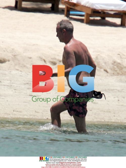 Zoe Ball on Christmas vacation in Mauritius