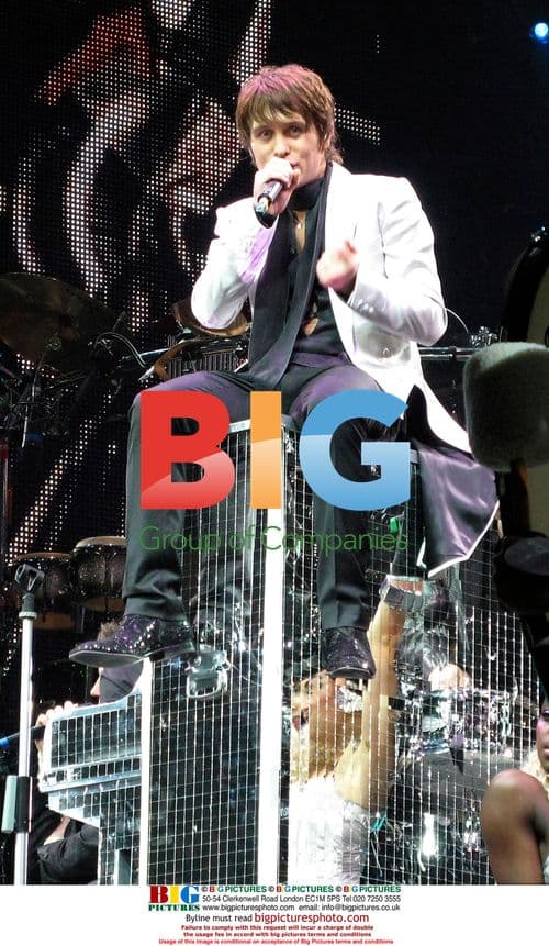 Take That & Sugababes at New Year's Eve concert