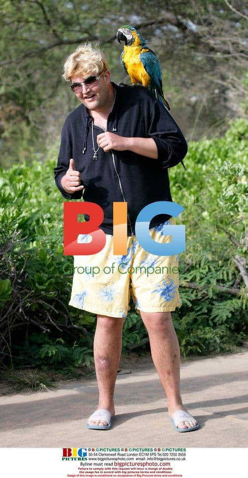 Jason Davis with Parrot in Maui