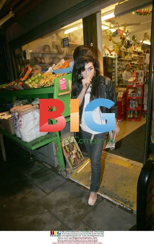 Amy Winehouse Seen Shopping