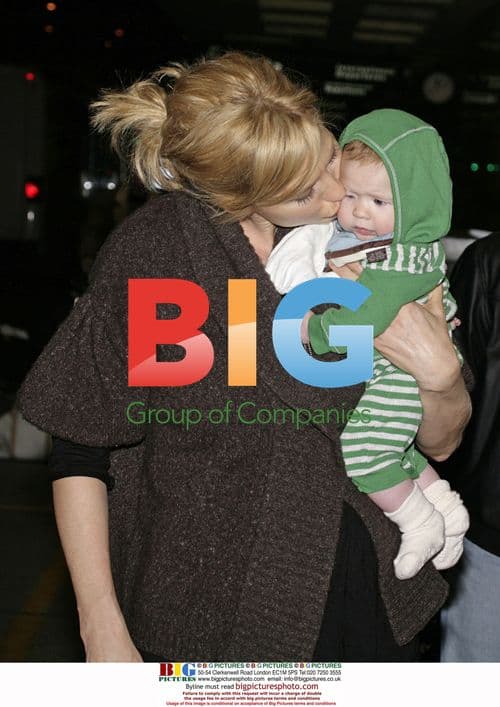 Jenna Elfman Departs LAX with Family