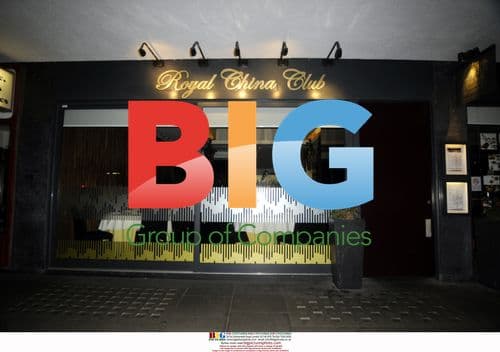 Jemima Khan and friends dine out in London