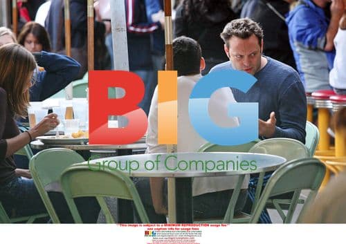 Vince Vaughn Enjoys Meal at The Farmers Market
