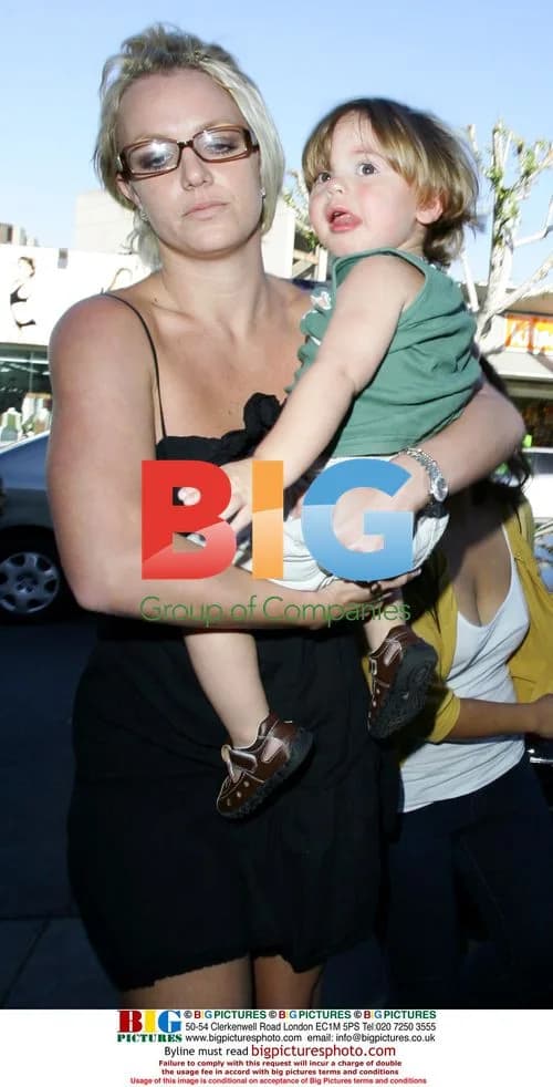 Britney Spears shopping with son Sean-Preston
