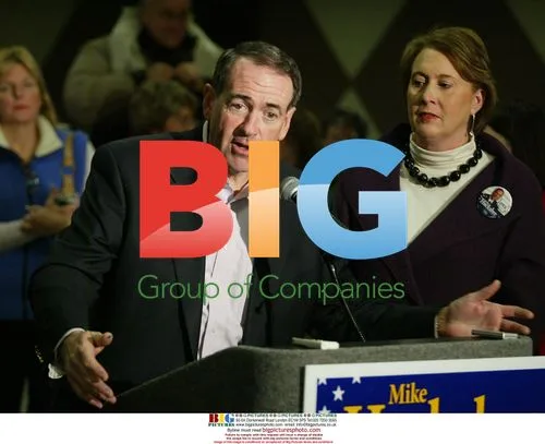 Mike Huckabee and wife Janet attend rally in Iowa