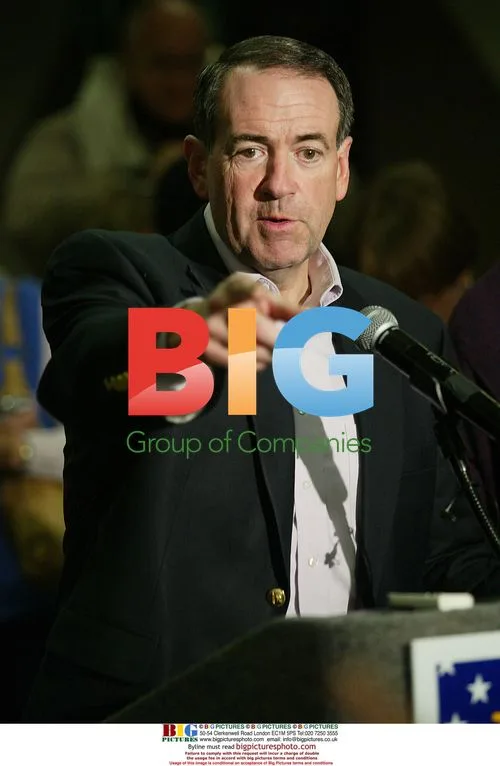 Mike Huckabee Wins Iowa Caucus