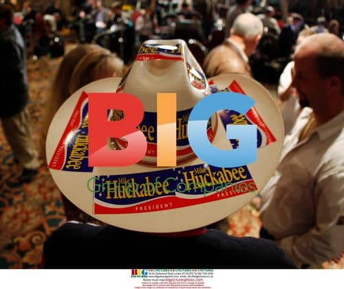 Mike Huckabee Wins Iowa Caucus