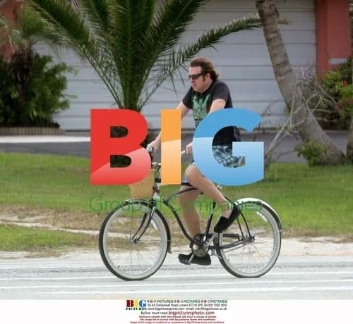 Jonathan Ross and Family Vacation in Miami