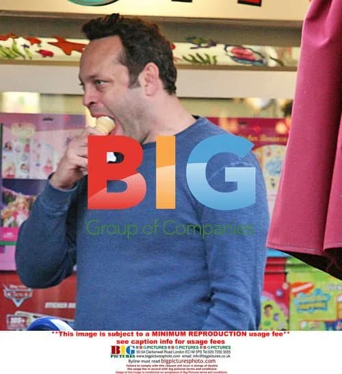Vince Vaughn Enjoys Meal at The Farmers Market