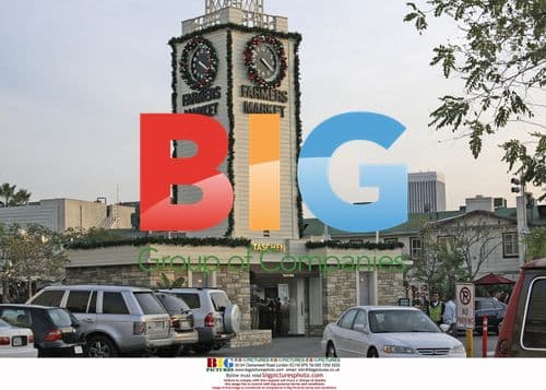 Vince Vaughn enjoys meal, ice cream at The Grove