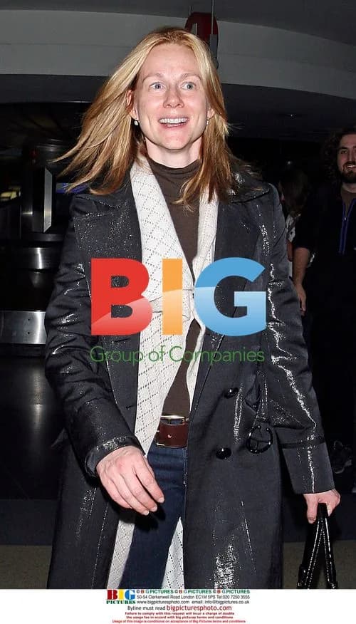 Laura Linney Arrives at LAX Without Makeup
