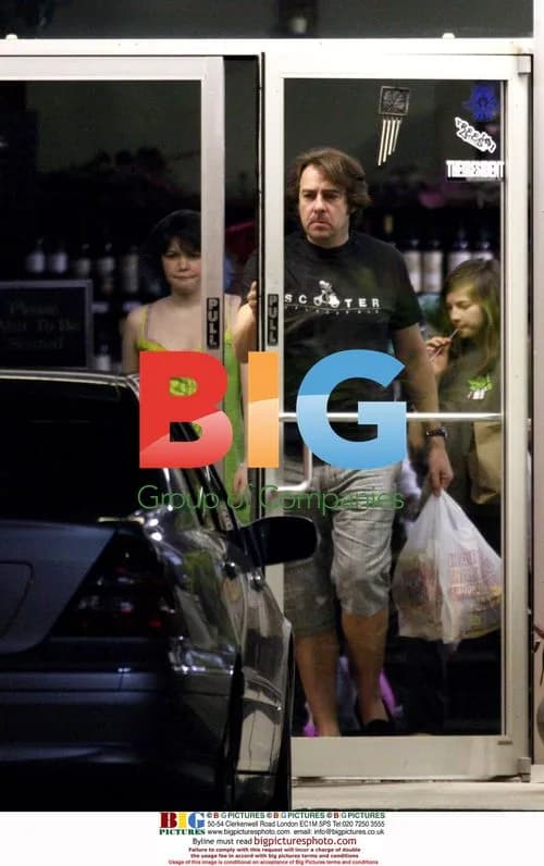 Jonathan Ross on Miami Beach with Family