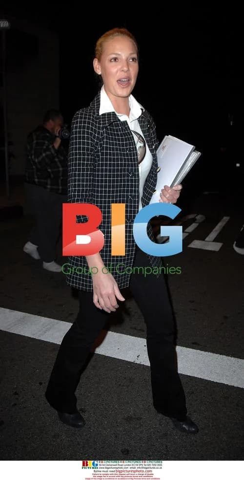 Katherine Heigl shops in Beverly Hills