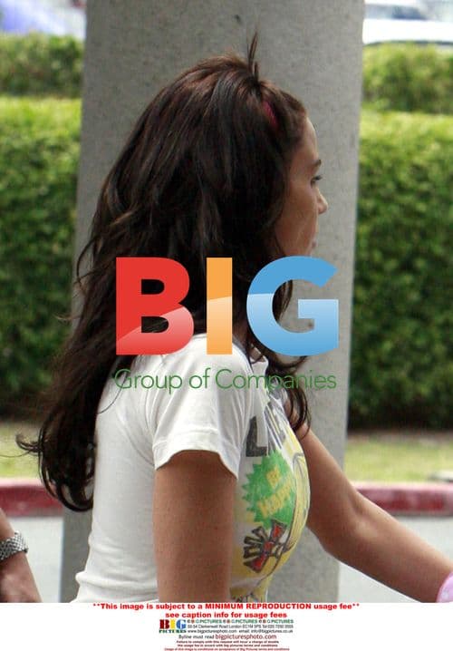 Jordan, Peter Andre, and Family Shopping