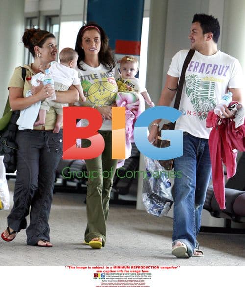 Jordan (Katie Price), Peter Andre and family shopping