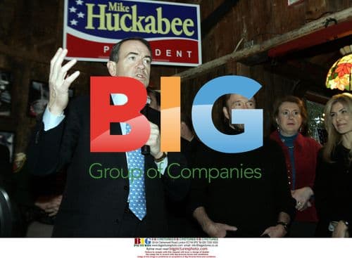 Mike Huckabee Speaks at Campaign Stop