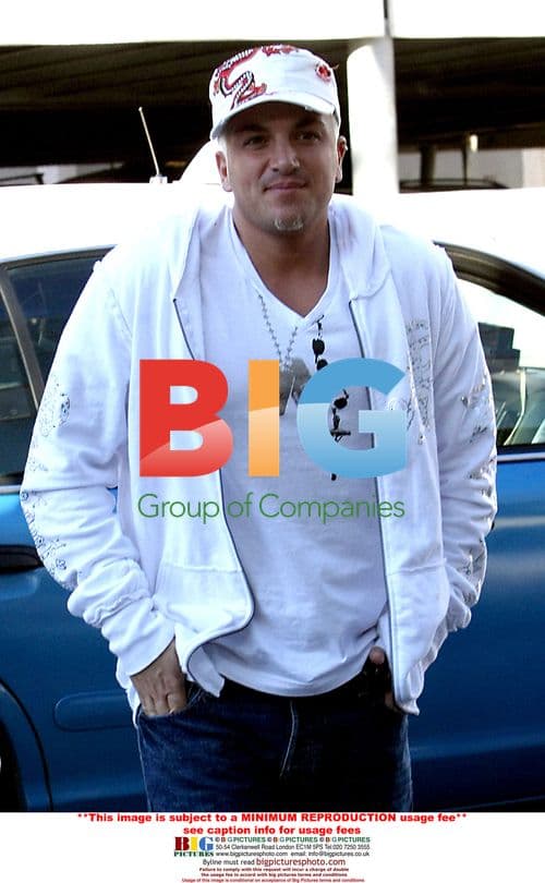 Katie Price and Peter Andre visit LA cosmetic surgery building