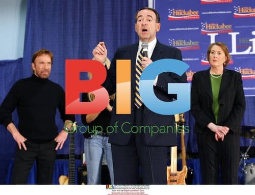 Mike Huckabee campaigns with Chuck Norris