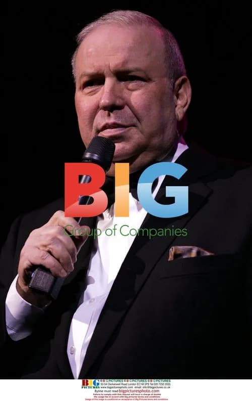 Frank Sinatra Jr. Performs in Concert